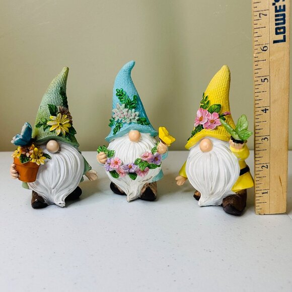 Spring Summer Easter gnomes farmhouse decoration tiered tray gnomes butterflies - Picture 2 of 14